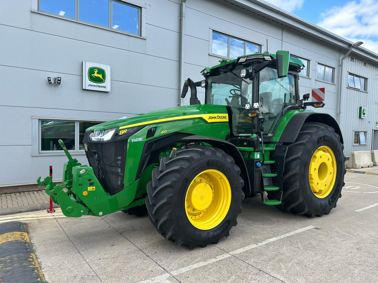 John Deere 8R 410 - Traktor: 1 kép. John Deere 8R 410 - Traktor: 1 kép.