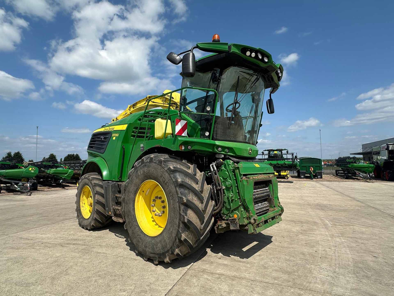 John Deere 9700i - Önjáró szecskázógép: 4 kép. John Deere 9700i - Önjáró szecskázógép: 4 kép.