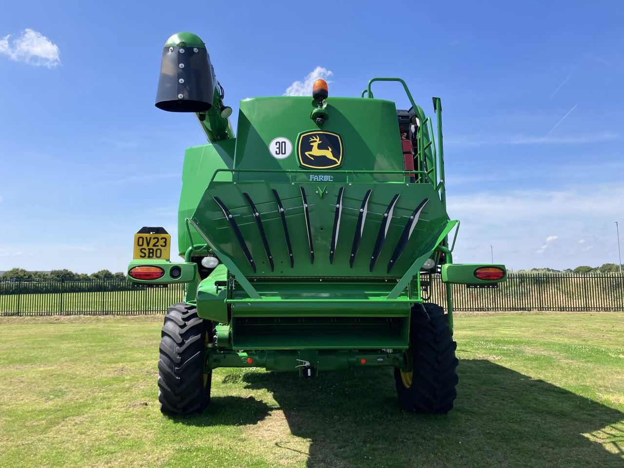 John Deere T550i - Kombájn: 4 kép. John Deere T550i - Kombájn: 4 kép.