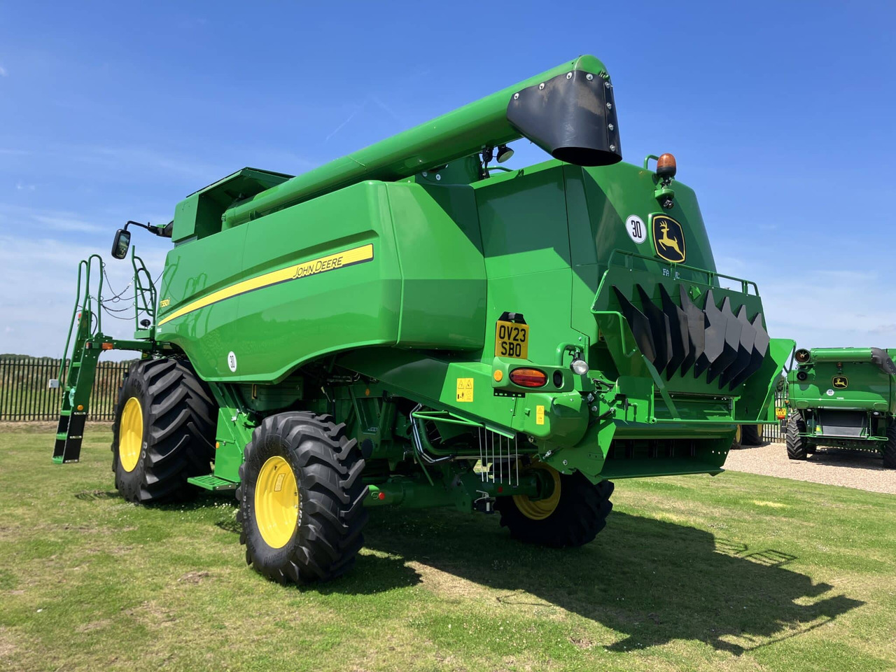 John Deere T550i - Kombájn: 3 kép. John Deere T550i - Kombájn: 3 kép.