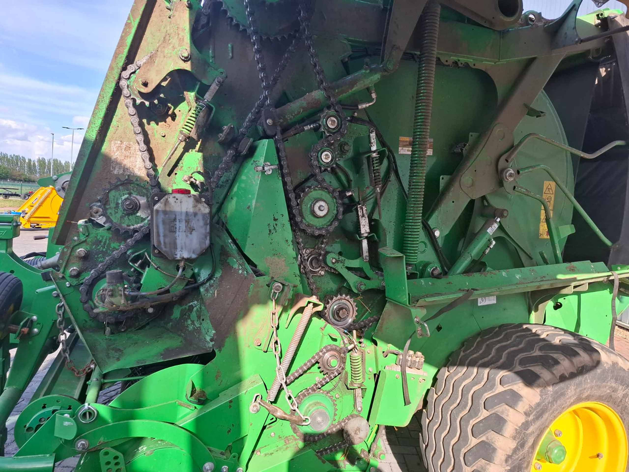 John Deere V451R - Szálastakarmány betakarítás gépei: 3 kép. John Deere V451R - Szálastakarmány betakarítás gépei: 3 kép.