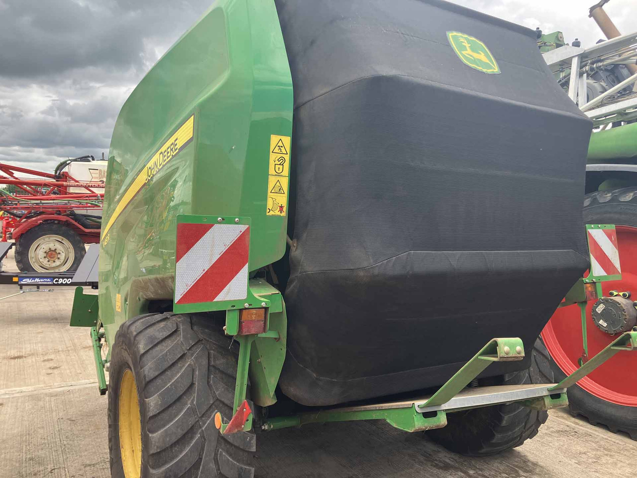 John Deere V451R - Szálastakarmány betakarítás gépei: 2 kép. John Deere V451R - Szálastakarmány betakarítás gépei: 2 kép.