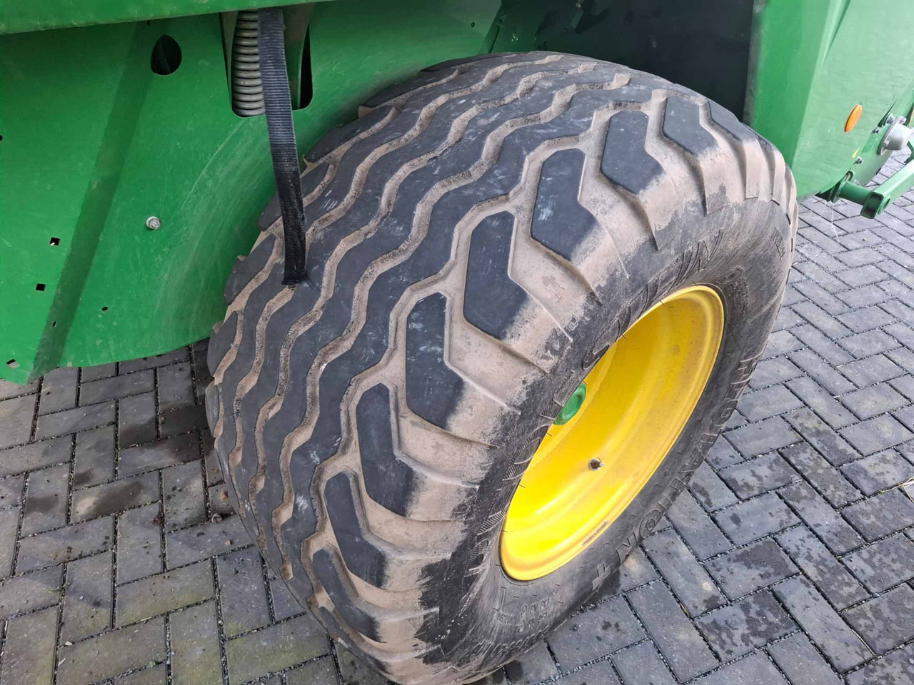 John Deere V451R - Szálastakarmány betakarítás gépei: 5 kép. John Deere V451R - Szálastakarmány betakarítás gépei: 5 kép.