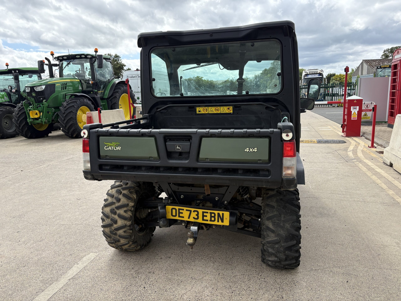 John Deere XUV865M Gator - ATV/ Quad: 4 kép. John Deere XUV865M Gator - ATV/ Quad: 4 kép.
