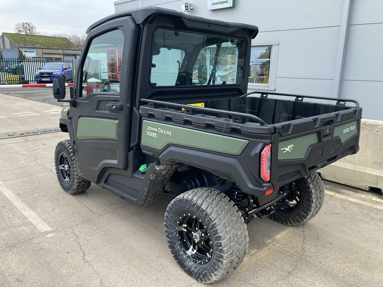 John Deere XUV875M Gator - ATV/ Quad: 3 kép. John Deere XUV875M Gator - ATV/ Quad: 3 kép.
