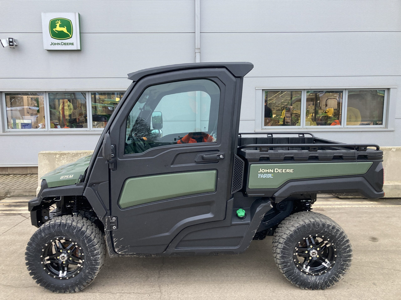 John Deere XUV875M Gator - ATV/ Quad: 2 kép. John Deere XUV875M Gator - ATV/ Quad: 2 kép.