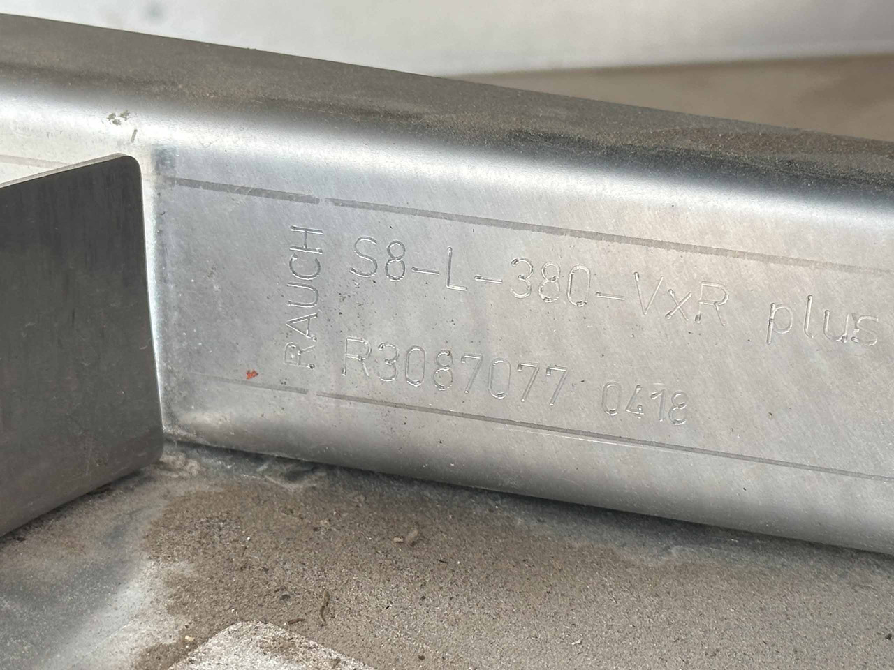 Kuhn Axis 40.1W - Műtrágyaszóró: 4 kép. Kuhn Axis 40.1W - Műtrágyaszóró: 4 kép.