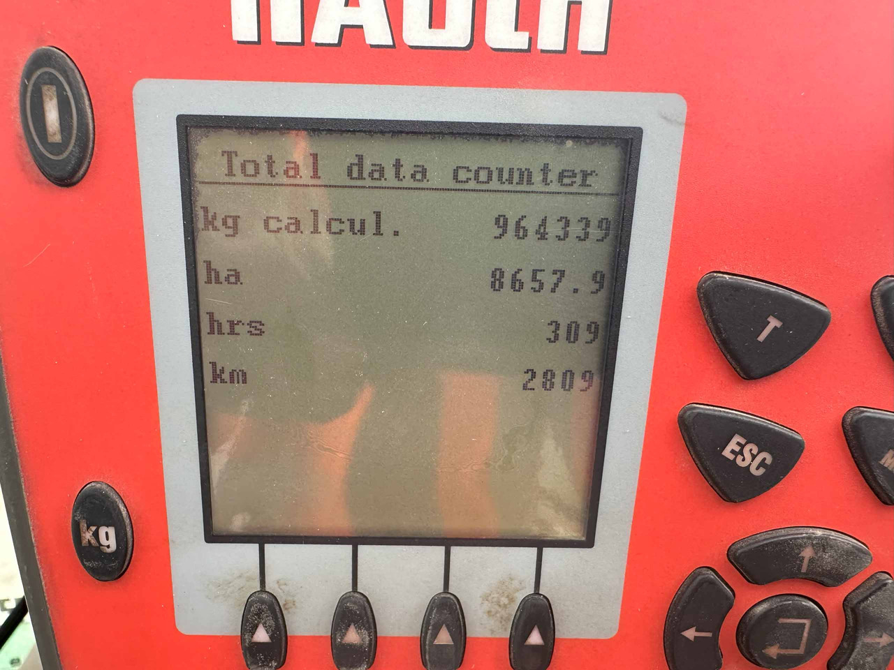 Kuhn Axis 40.1W - Műtrágyaszóró: 2 kép. Kuhn Axis 40.1W - Műtrágyaszóró: 2 kép.