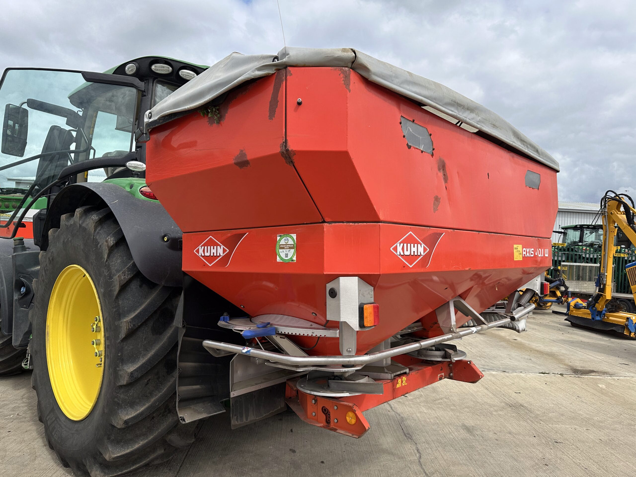Kuhn Axis 40.1W - Műtrágyaszóró: 1 kép. Kuhn Axis 40.1W - Műtrágyaszóró: 1 kép.