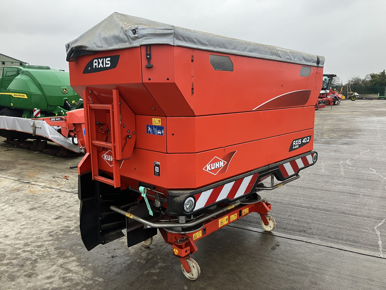 Kuhn Axis 40.2 H-EMC Varispread Pro - Műtrágyaszóró: 1 kép. Kuhn Axis 40.2 H-EMC Varispread Pro - Műtrágyaszóró: 1 kép.