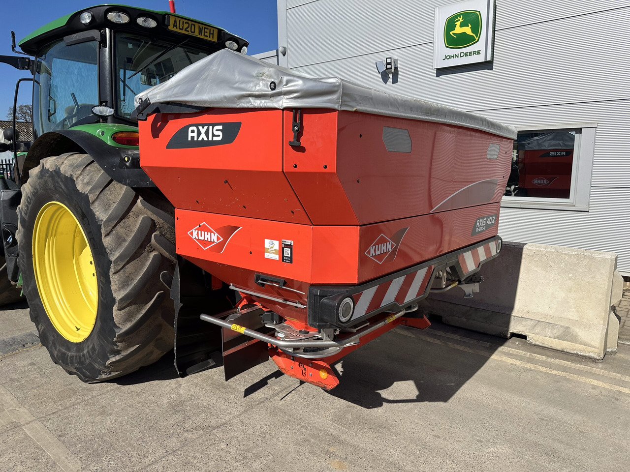Kuhn Axis 40.2 M-EMC-W - Műtrágyaszóró: 1 kép. Kuhn Axis 40.2 M-EMC-W - Műtrágyaszóró: 1 kép.
