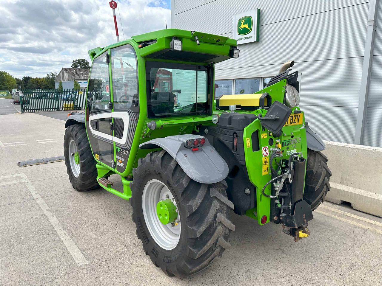 Merlo TF35.7 CS 140 - Teleszkópos rakodó: 4 kép. Merlo TF35.7 CS 140 - Teleszkópos rakodó: 4 kép.