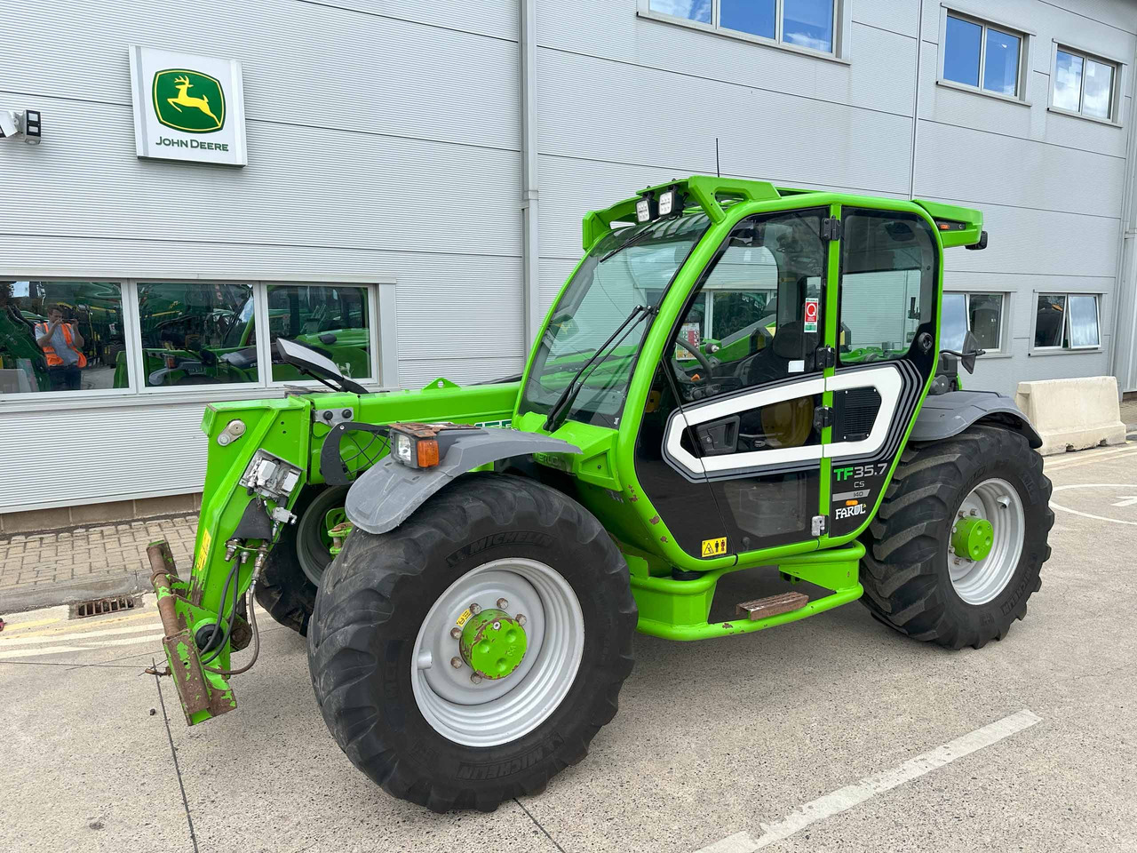 Merlo TF35.7 CS 140 - Teleszkópos rakodó: 1 kép. Merlo TF35.7 CS 140 - Teleszkópos rakodó: 1 kép.