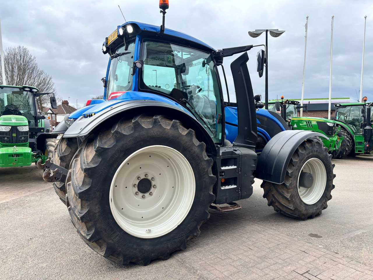 Valtra T234D - Traktor: 2 kép. Valtra T234D - Traktor: 2 kép.