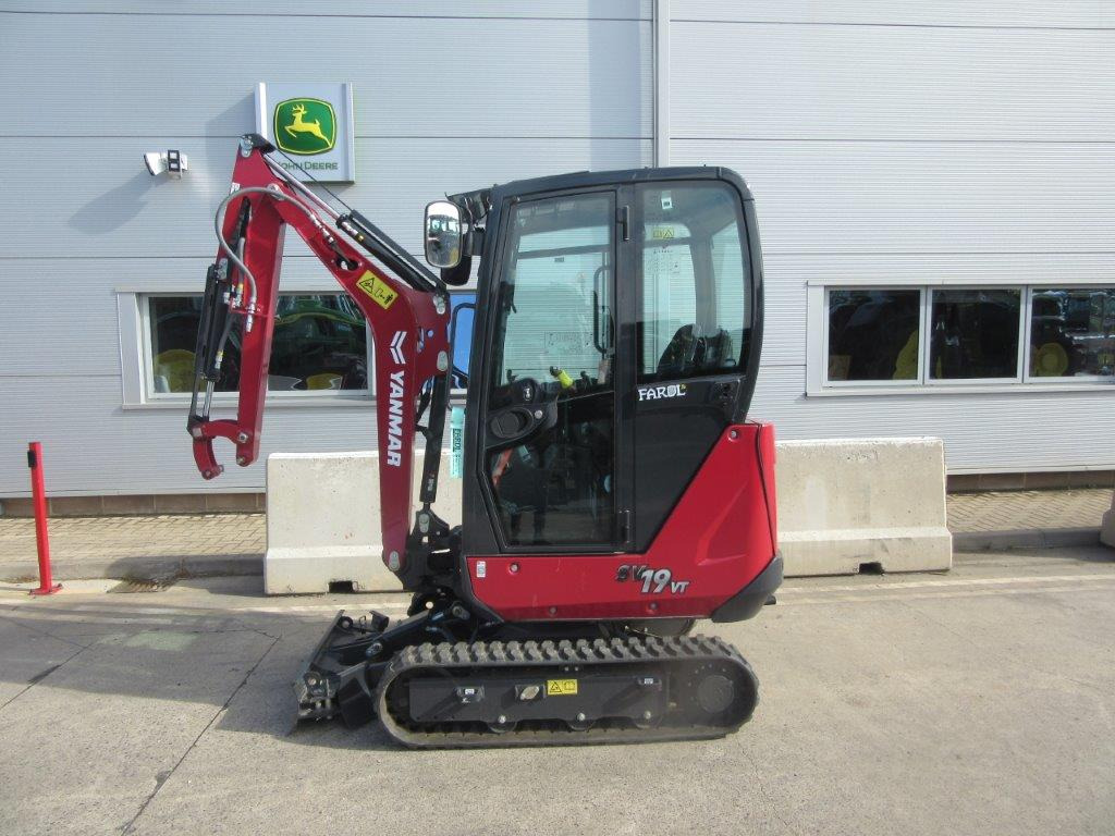 YANMAR SV19VT CAB - Kotrógép: 3 kép. YANMAR SV19VT CAB - Kotrógép: 3 kép.