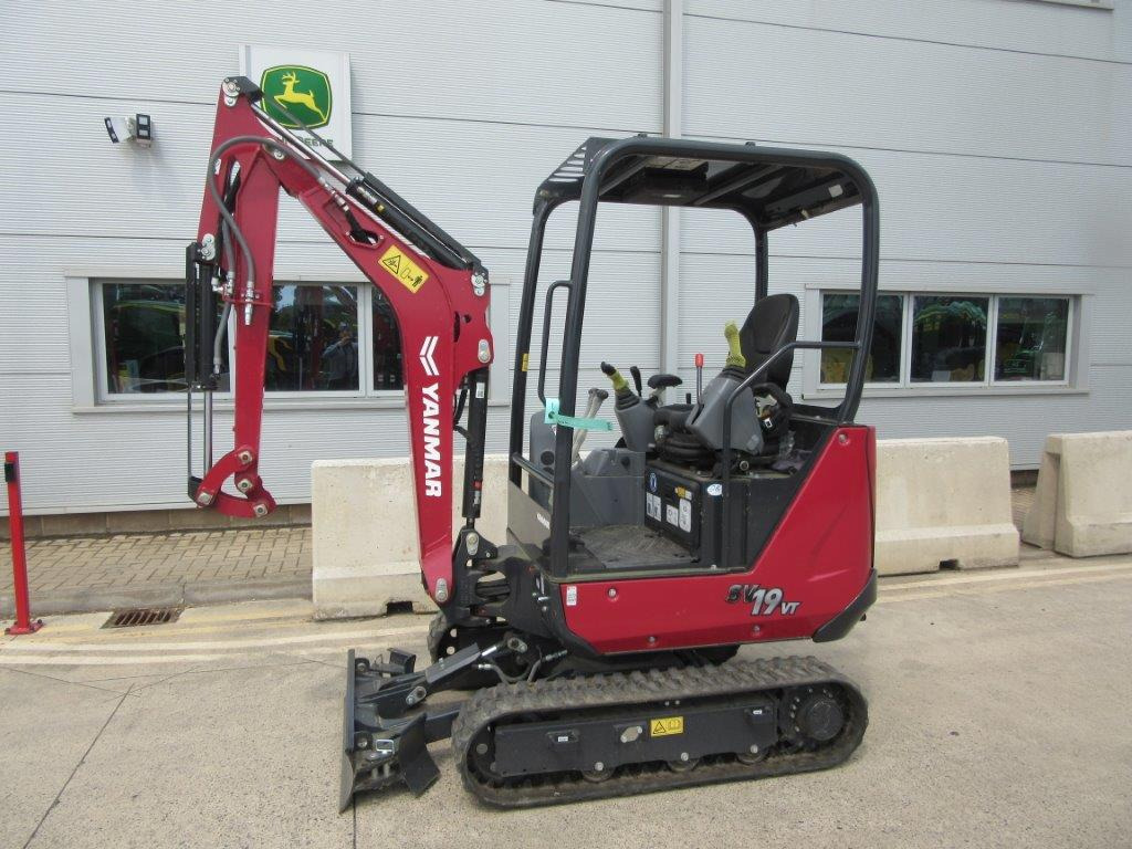 YANMAR SV19VT - Kotrógép: 2 kép. YANMAR SV19VT - Kotrógép: 2 kép.