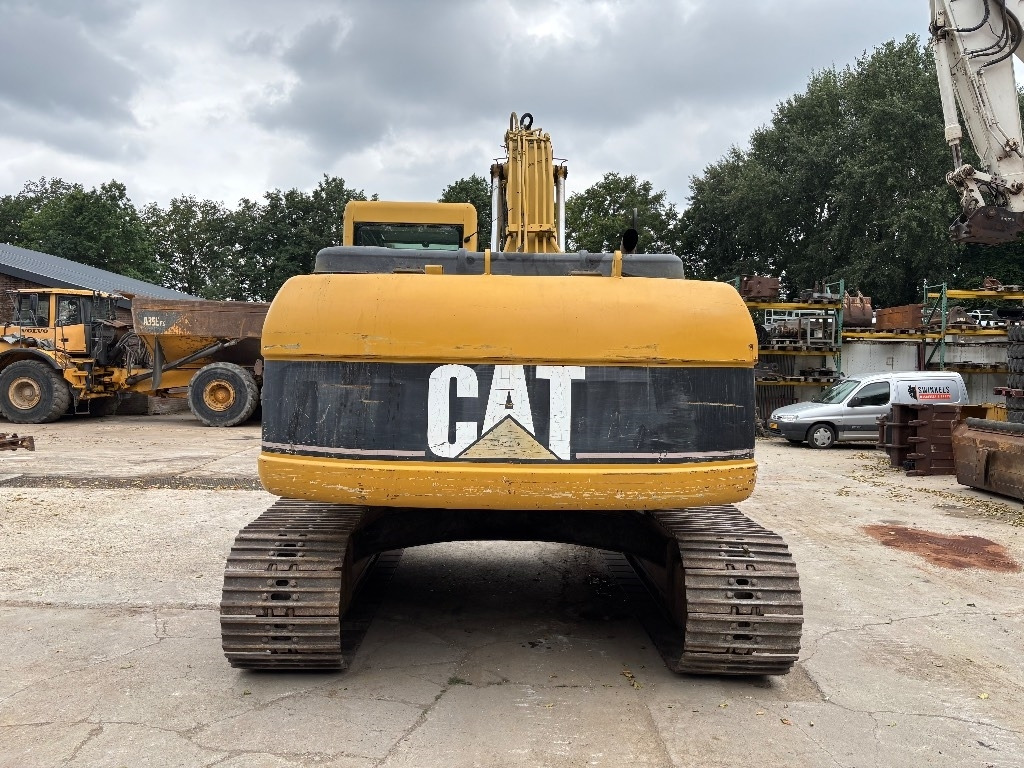 CAT 320 C L - Lánctalpas kotró: 5 kép. CAT 320 C L - Lánctalpas kotró: 5 kép.
