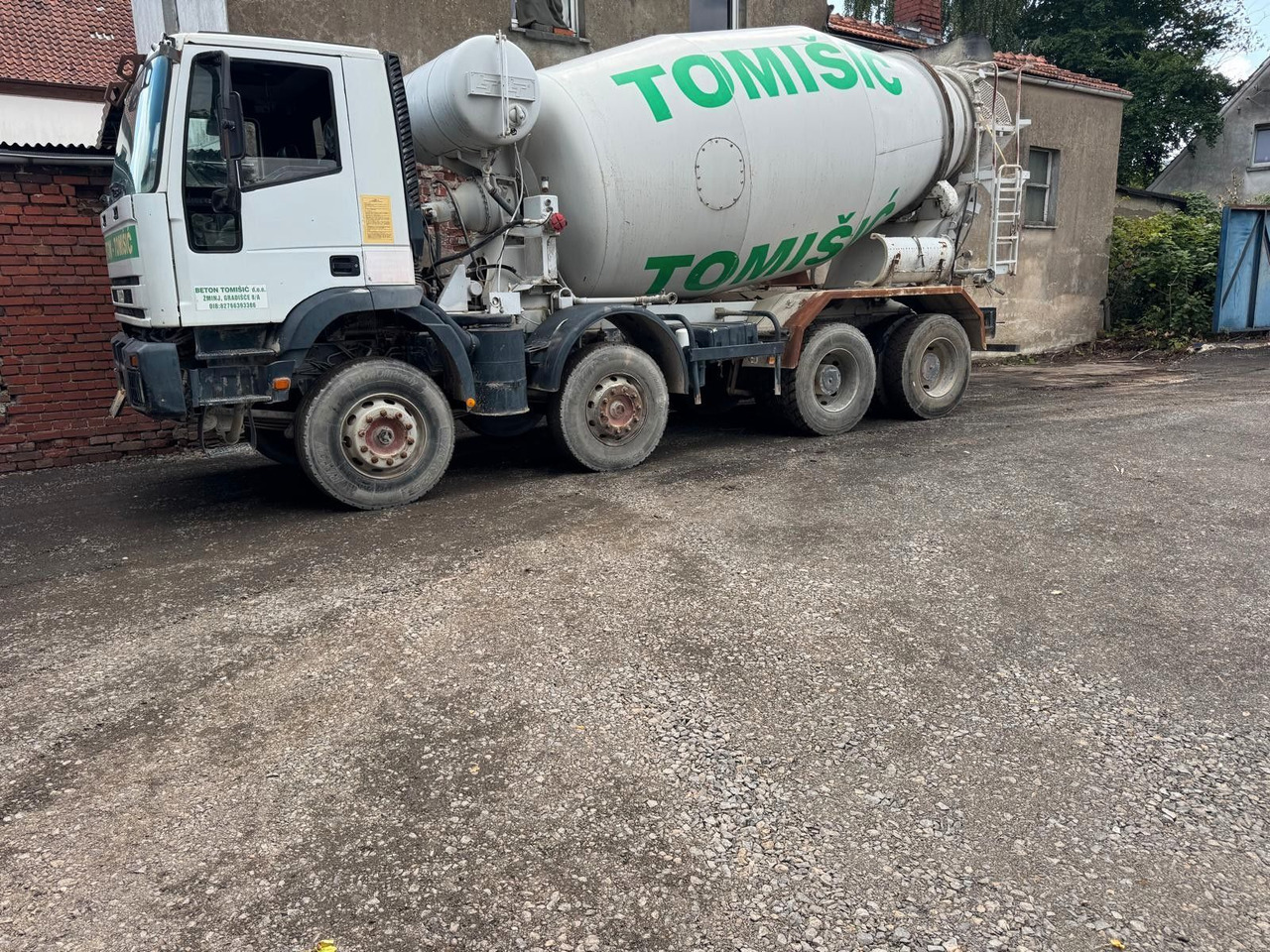 Iveco 410 EH 420 8X4 10m³ - Betonmixer: 1 kép. Iveco 410 EH 420 8X4 10m³ - Betonmixer: 1 kép.