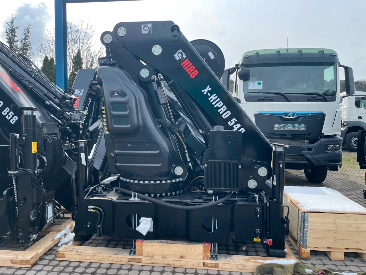 Kran HIAB X-HIPRO 548E-8 - Darus autó: 1 kép. Kran HIAB X-HIPRO 548E-8 - Darus autó: 1 kép.