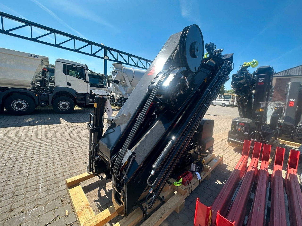 Kran HIAB X-HiPro 302 EP-5 - Darus autó: 3 kép. Kran HIAB X-HiPro 302 EP-5 - Darus autó: 3 kép.