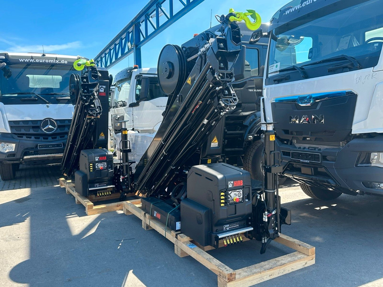 Kran Hiab X Hiduo 228-6 - Darus autó: 2 kép. Kran Hiab X Hiduo 228-6 - Darus autó: 2 kép.