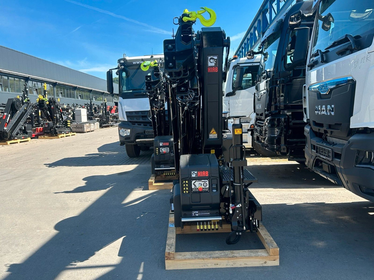 Kran Hiab X Hiduo 228-6 - Darus autó: 4 kép. Kran Hiab X Hiduo 228-6 - Darus autó: 4 kép.