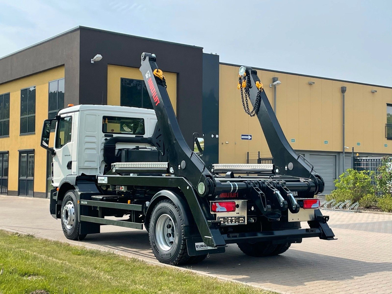 MAN TGM 18.320 4x2 Euro 6e Hiab Multilift Futura 12 - Billenőplatós teherautó, Darus autó: 4 kép. MAN TGM 18.320 4x2 Euro 6e Hiab Multilift Futura 12 - Billenőplatós teherautó, Darus autó: 4 kép.