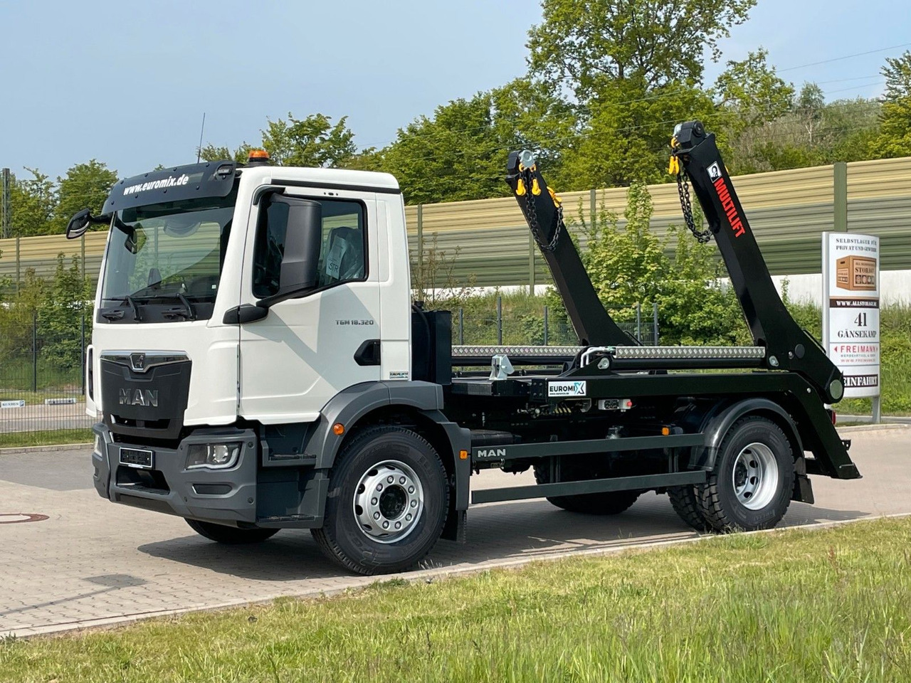 MAN TGM 18.320 4x2 Euro 6e Hiab Multilift Futura 12 - Billenőplatós teherautó, Darus autó: 2 kép. MAN TGM 18.320 4x2 Euro 6e Hiab Multilift Futura 12 - Billenőplatós teherautó, Darus autó: 2 kép.