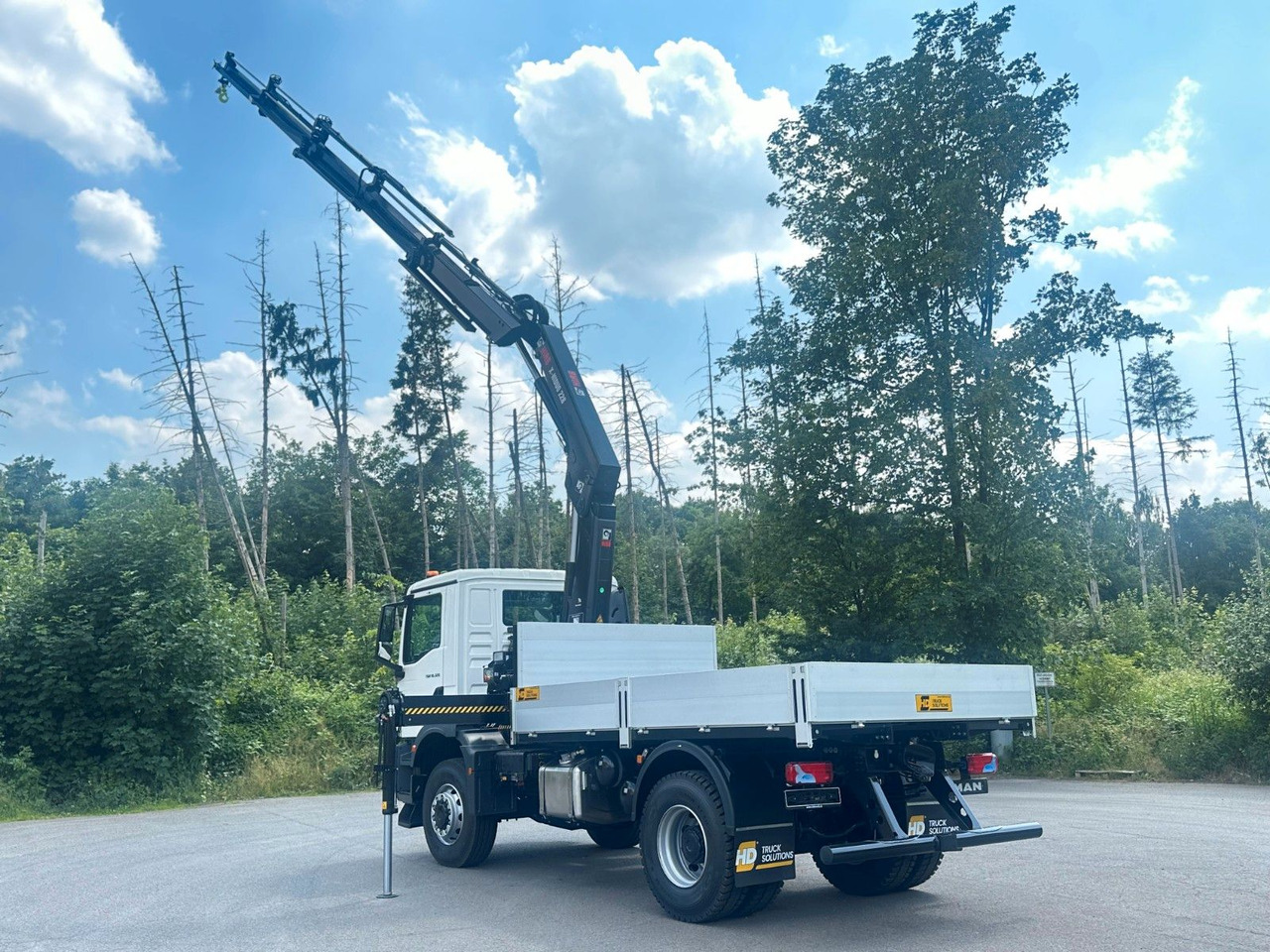 MAN TGM 18.320 4x4 Euro 6e Pritsche Hiab 228-4 Kran - Platós teherautó, Darus autó: 4 kép. MAN TGM 18.320 4x4 Euro 6e Pritsche Hiab 228-4 Kran - Platós teherautó, Darus autó: 4 kép.