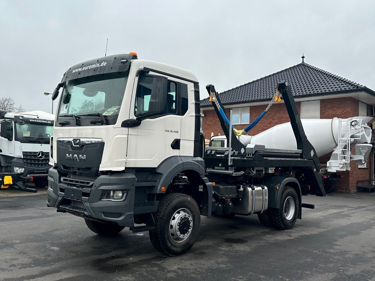 MAN TGS 18.400 4x4 Euro 6e Hyva Absetzkipper - Billenőplatós teherautó, Darus autó: 1 kép. MAN TGS 18.400 4x4 Euro 6e Hyva Absetzkipper - Billenőplatós teherautó, Darus autó: 1 kép.