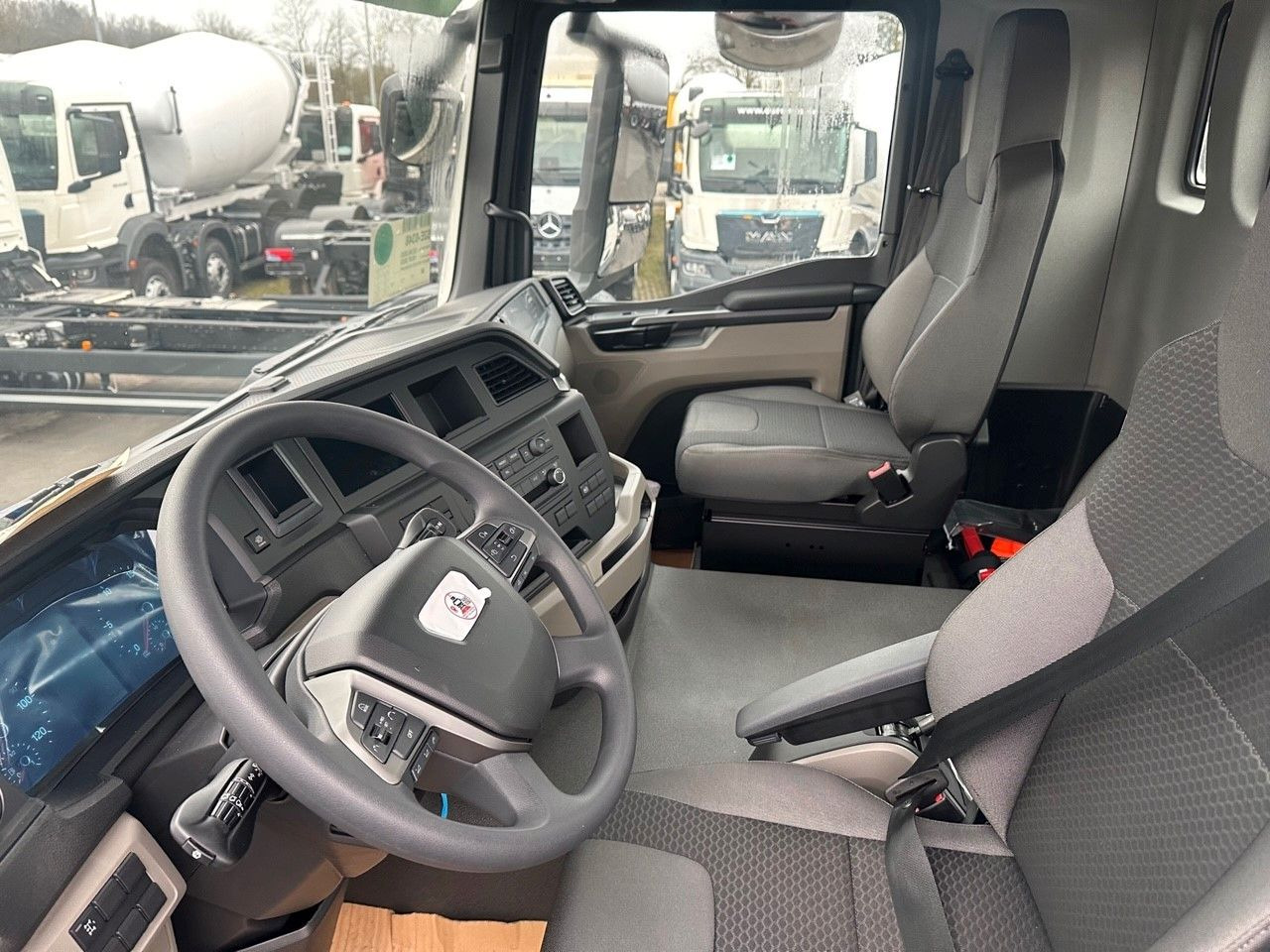 MAN TGS 18.400 4x4 Euro 6e Hyva Absetzkipper - Billenőplatós teherautó, Darus autó: 4 kép. MAN TGS 18.400 4x4 Euro 6e Hyva Absetzkipper - Billenőplatós teherautó, Darus autó: 4 kép.