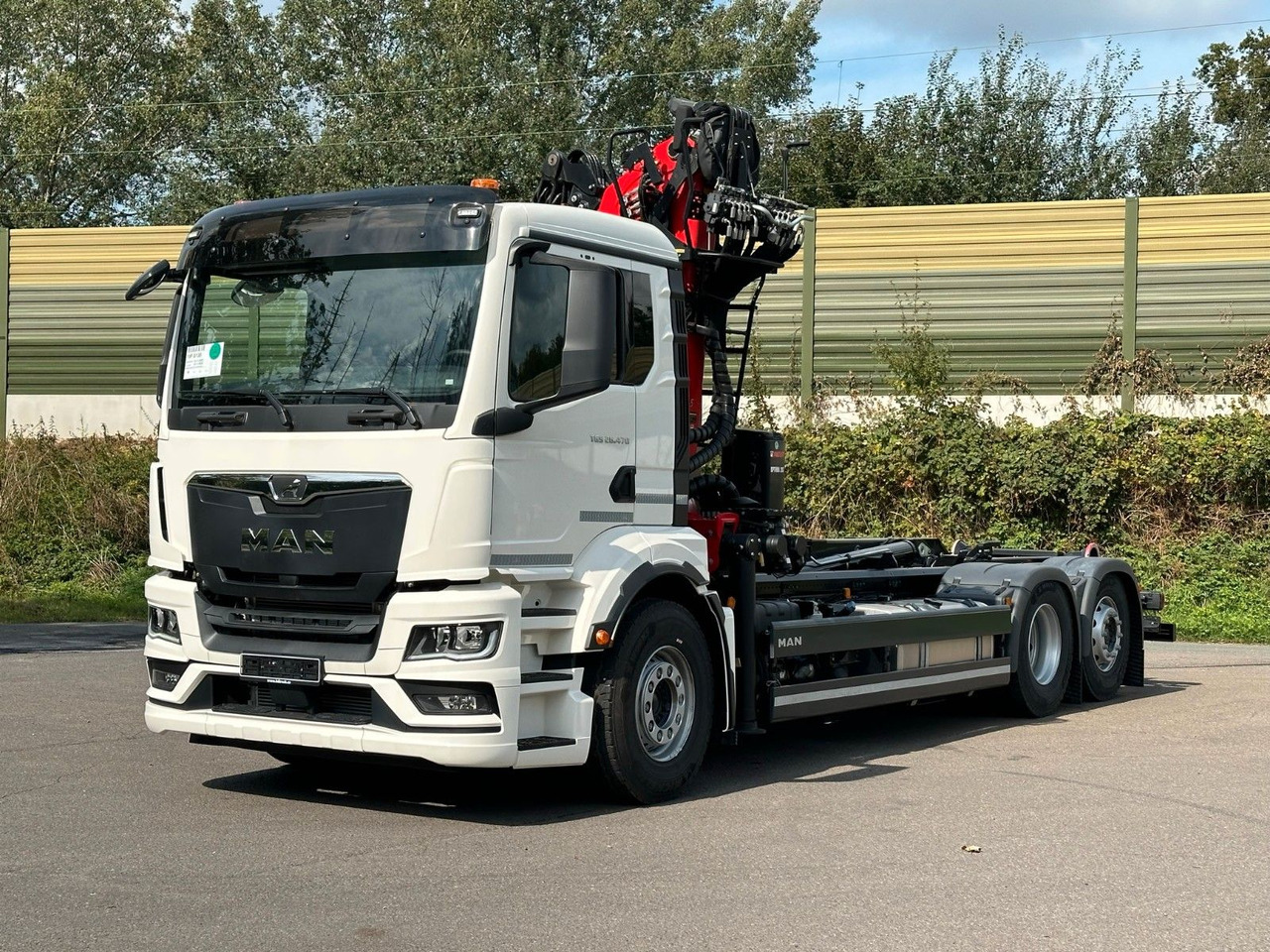 MAN TGS 26.470 6x2 Abrollkipper + Kran EPSILON - Horgos rakodó teherautó, Darus autó: 2 kép. MAN TGS 26.470 6x2 Abrollkipper + Kran EPSILON - Horgos rakodó teherautó, Darus autó: 2 kép.