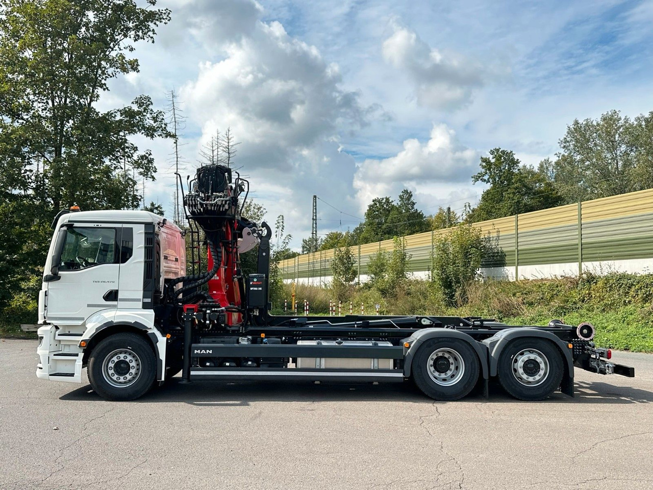 MAN TGS 26.470 6x2 Abrollkipper + Kran EPSILON - Horgos rakodó teherautó, Darus autó: 4 kép. MAN TGS 26.470 6x2 Abrollkipper + Kran EPSILON - Horgos rakodó teherautó, Darus autó: 4 kép.