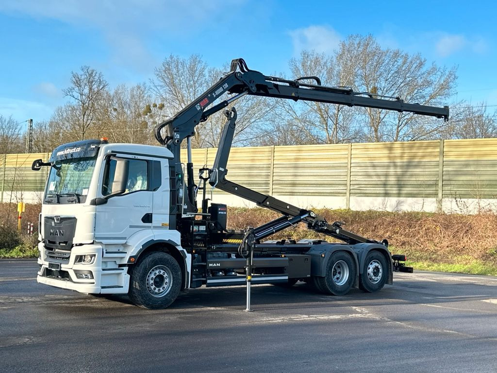 MAN TGS 26.470 6x2 Abrollkipper + Kran Hiab 138-3 - Horgos rakodó teherautó, Darus autó: 2 kép. MAN TGS 26.470 6x2 Abrollkipper + Kran Hiab 138-3 - Horgos rakodó teherautó, Darus autó: 2 kép.