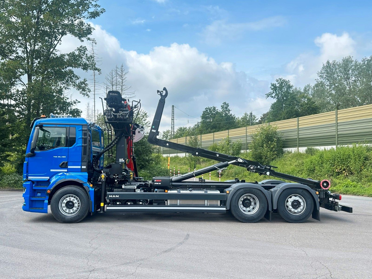 MAN TGS 26.480 6x2 Abrollkipper + Kran EPSILON - Horgos rakodó teherautó, Darus autó: 4 kép. MAN TGS 26.480 6x2 Abrollkipper + Kran EPSILON - Horgos rakodó teherautó, Darus autó: 4 kép.
