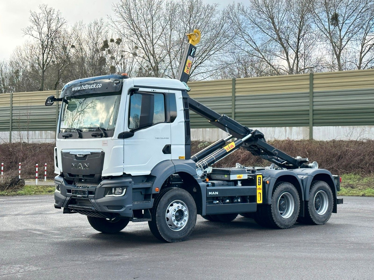 MAN TGS 33.440 6x4 Euro6e Abrollkipper Hyva - Horgos rakodó teherautó, Darus autó: 2 kép. MAN TGS 33.440 6x4 Euro6e Abrollkipper Hyva - Horgos rakodó teherautó, Darus autó: 2 kép.