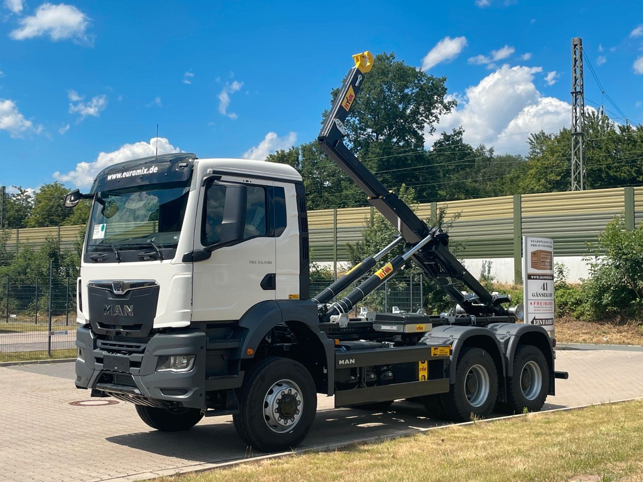 MAN TGS 33.440 6x6 Euro6e Hyva - Hiab MultiLift - Horgos rakodó teherautó, Darus autó: 1 kép. MAN TGS 33.440 6x6 Euro6e Hyva - Hiab MultiLift - Horgos rakodó teherautó, Darus autó: 1 kép.