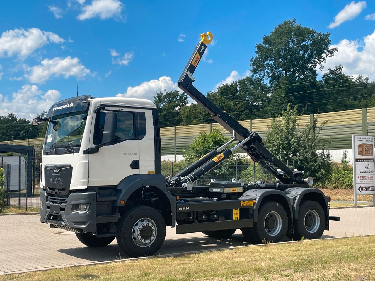 MAN TGS 33.440 6x6 Euro6e Hyva - Hiab MultiLift - Horgos rakodó teherautó, Darus autó: 2 kép. MAN TGS 33.440 6x6 Euro6e Hyva - Hiab MultiLift - Horgos rakodó teherautó, Darus autó: 2 kép.