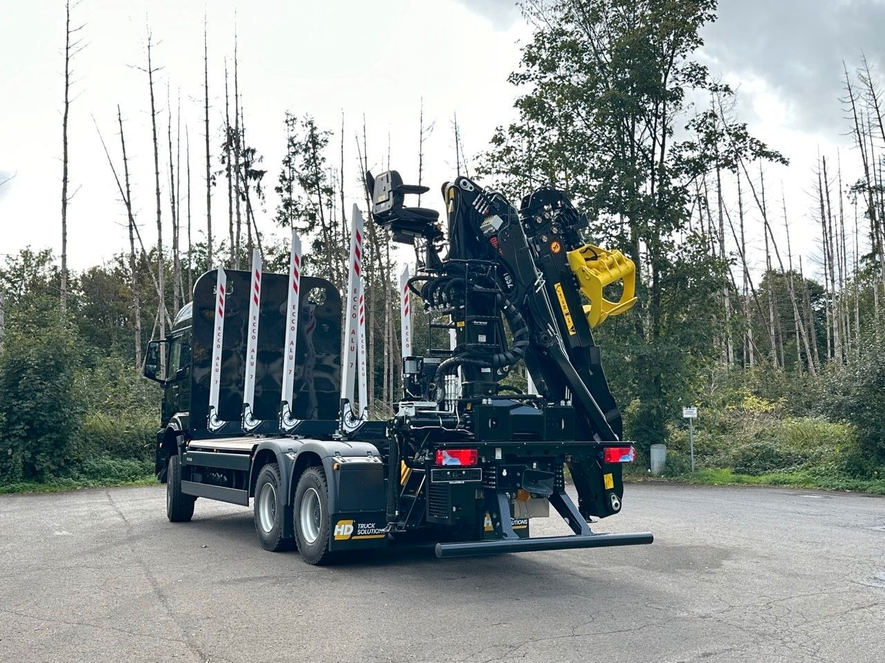 MAN TGS 33.520 6X6 Euro6e LogLift 165 Z - Rönkszállító teherautó, Darus autó: 4 kép. MAN TGS 33.520 6X6 Euro6e LogLift 165 Z - Rönkszállító teherautó, Darus autó: 4 kép.