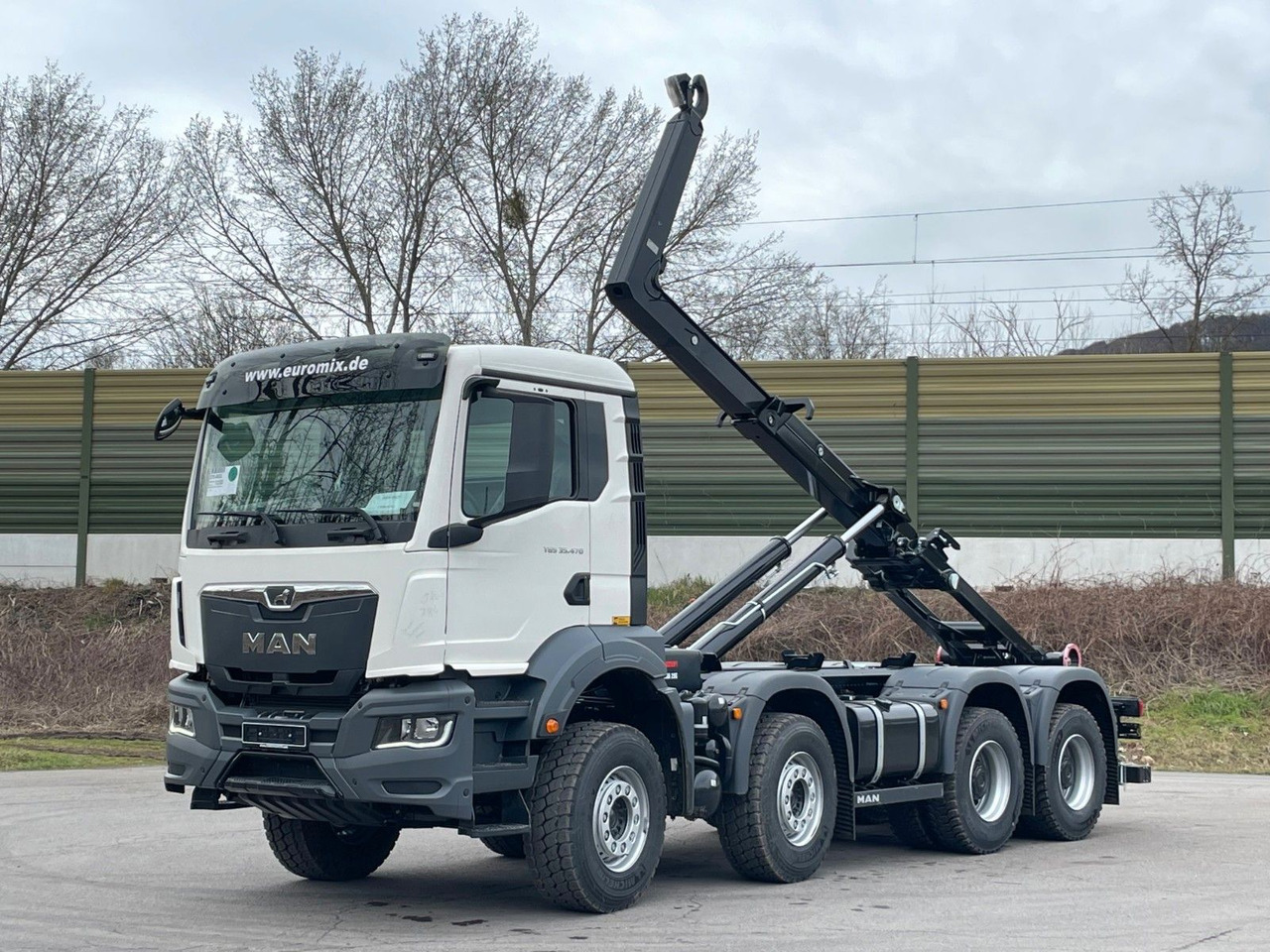 MAN TGS 35.480 8x4 Euro6e Hiab MultLift Abrollkipper - Horgos rakodó teherautó, Darus autó: 3 kép. MAN TGS 35.480 8x4 Euro6e Hiab MultLift Abrollkipper - Horgos rakodó teherautó, Darus autó: 3 kép.