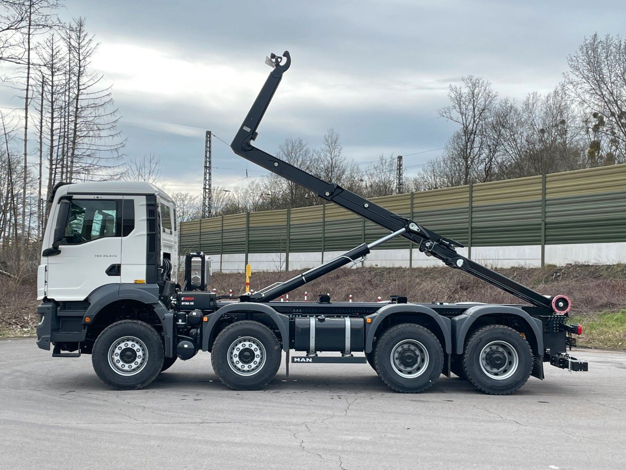 MAN TGS 35.480 8x4 Euro6e Hiab MultLift Abrollkipper - Horgos rakodó teherautó, Darus autó: 4 kép. MAN TGS 35.480 8x4 Euro6e Hiab MultLift Abrollkipper - Horgos rakodó teherautó, Darus autó: 4 kép.