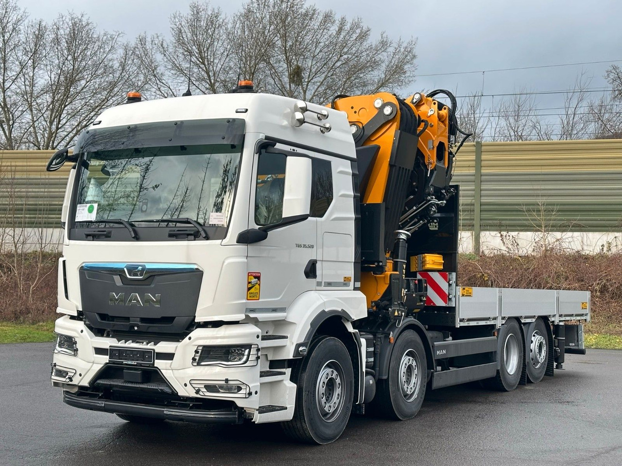 MAN TGS 35.520 8X2 Hiab EFFER 955-8s +Jib 6s - Platós teherautó, Darus autó: 2 kép. MAN TGS 35.520 8X2 Hiab EFFER 955-8s +Jib 6s - Platós teherautó, Darus autó: 2 kép.