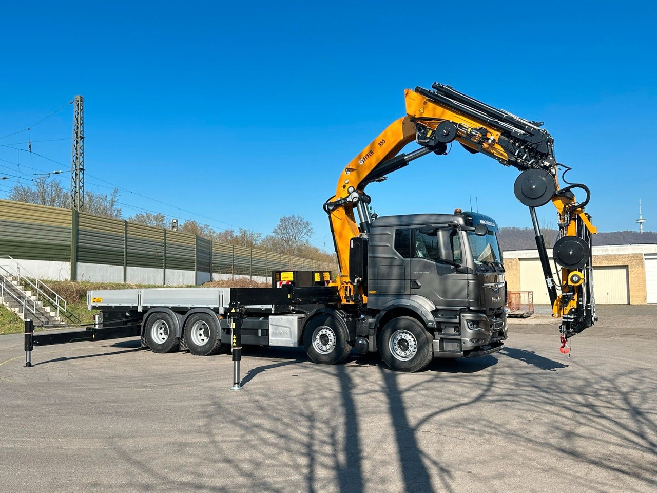 MAN TGS 35.520 8X4 TG 3 EFFER 955-8s +Jib 6sAUTOKRAN - Platós teherautó, Darus autó: 1 kép. MAN TGS 35.520 8X4 TG 3 EFFER 955-8s +Jib 6sAUTOKRAN - Platós teherautó, Darus autó: 1 kép.
