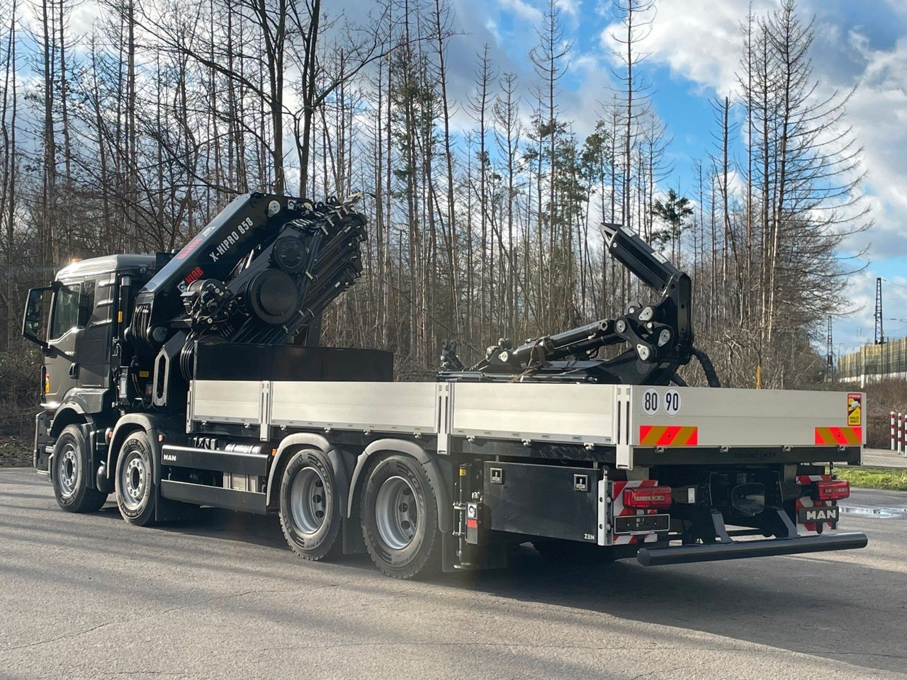 MAN TGS 35.520 8x4 BL HIAB X-HIPRO 658 EP-6 - Darus autó: 4 kép. MAN TGS 35.520 8x4 BL HIAB X-HIPRO 658 EP-6 - Darus autó: 4 kép.