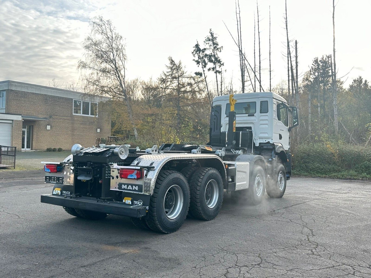 MAN TGS 35.520 8x4 Euro6e Hyva 26-55 Abrollkipper - Horgos rakodó teherautó: 5 kép. MAN TGS 35.520 8x4 Euro6e Hyva 26-55 Abrollkipper - Horgos rakodó teherautó: 5 kép.