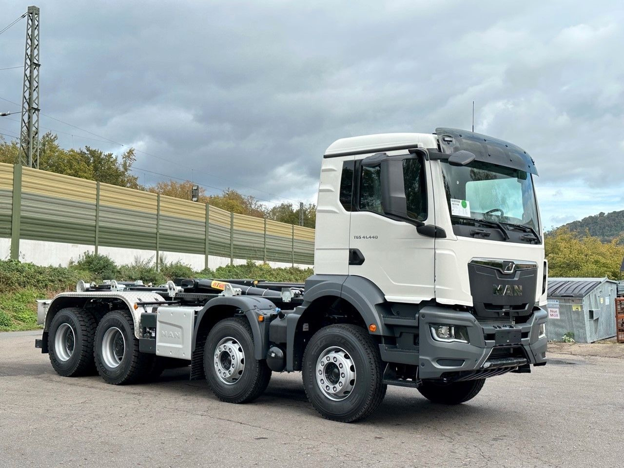MAN TGS 41.440 8x4 Euro6e Hyva 26-55 Abrollkipper - Horgos rakodó teherautó: 4 kép. MAN TGS 41.440 8x4 Euro6e Hyva 26-55 Abrollkipper - Horgos rakodó teherautó: 4 kép.