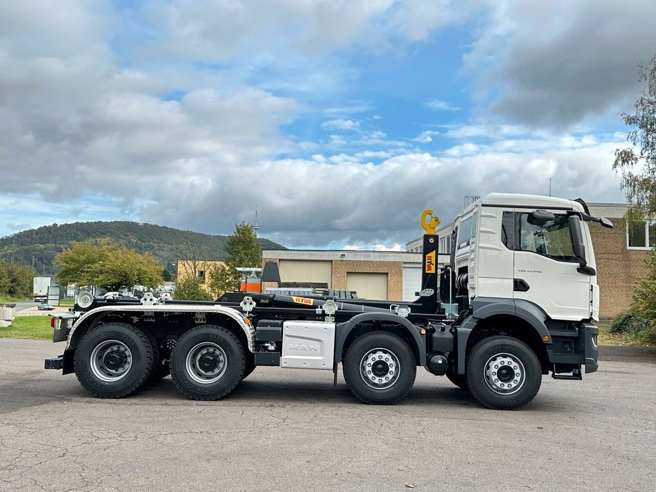 MAN TGS 41.440 8x4 Euro6e Hyva 26-55 Abrollkipper - Horgos rakodó teherautó: 5 kép. MAN TGS 41.440 8x4 Euro6e Hyva 26-55 Abrollkipper - Horgos rakodó teherautó: 5 kép.