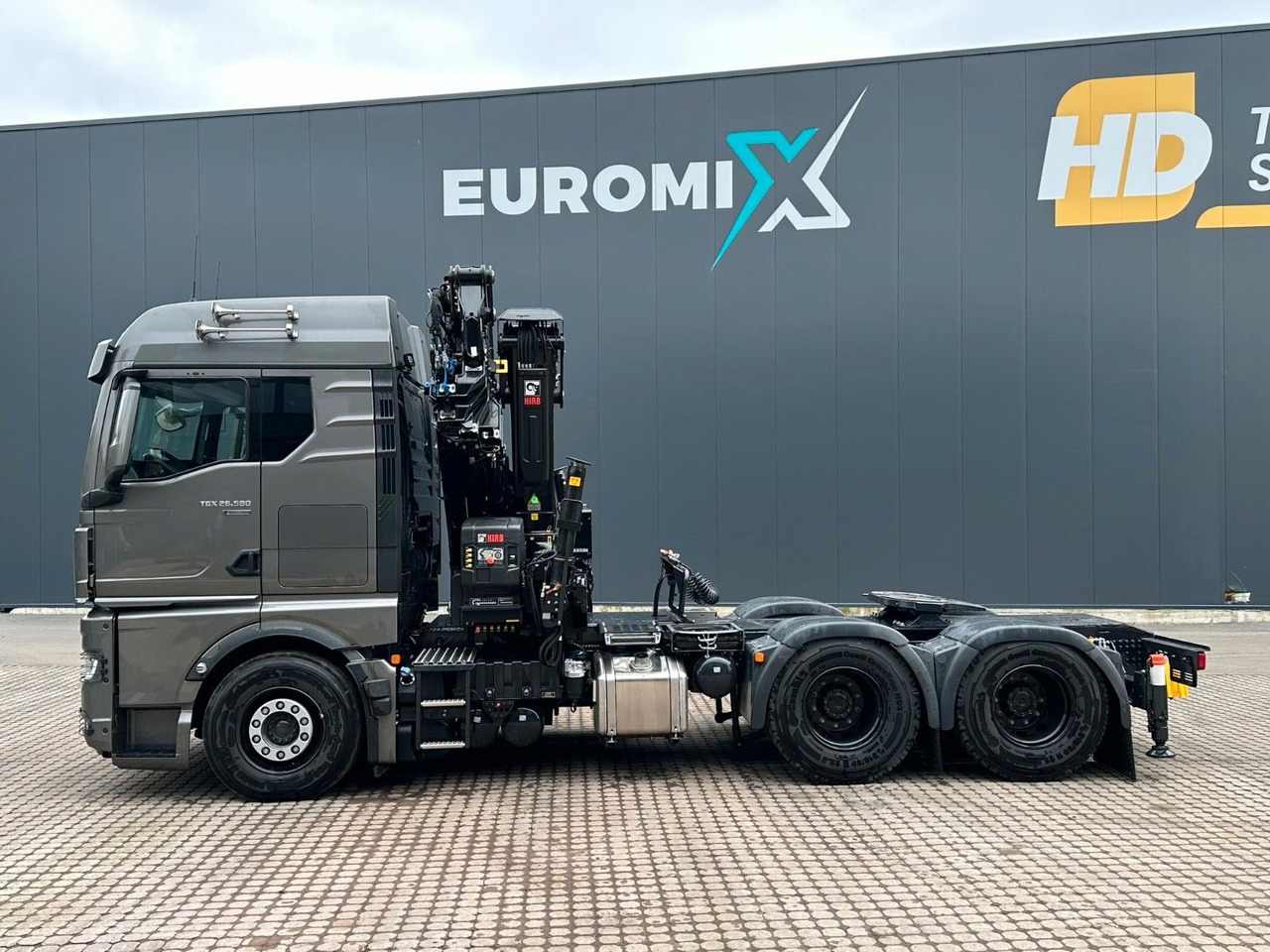 MAN TGX 26.580 6x4 Kran Hiab 302-6 + Jib-4 - Darus autó: 5 kép. MAN TGX 26.580 6x4 Kran Hiab 302-6 + Jib-4 - Darus autó: 5 kép.
