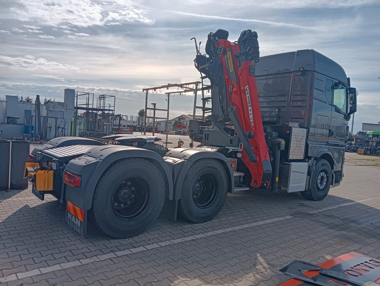 MAN TGX 26.580 6x4 LANGHOLZ EPSILON TZ 17 - Rönkszállító teherautó, Darus autó: 2 kép. MAN TGX 26.580 6x4 LANGHOLZ EPSILON TZ 17 - Rönkszállító teherautó, Darus autó: 2 kép.