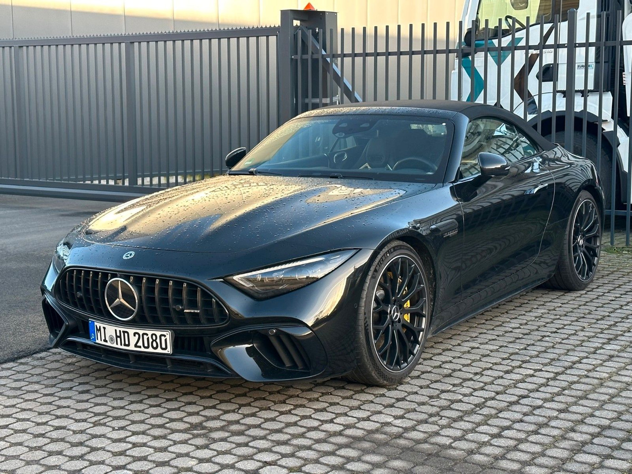 Mercedes-Benz SL 63 AMG Mercedes-AMG SL 63 4MATIC+ - Autó: 1 kép. Mercedes-Benz SL 63 AMG Mercedes-AMG SL 63 4MATIC+ - Autó: 1 kép.